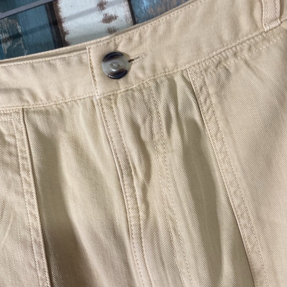 Universal thread  tan shorts - Picture 5 of 16